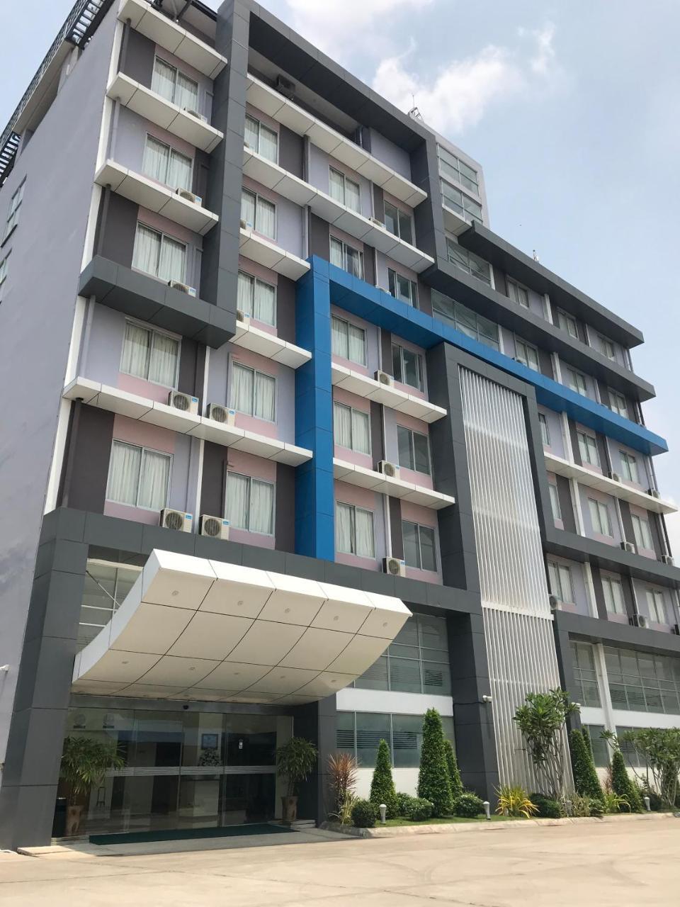 Hotel Broadway Янгон Экстерьер фото